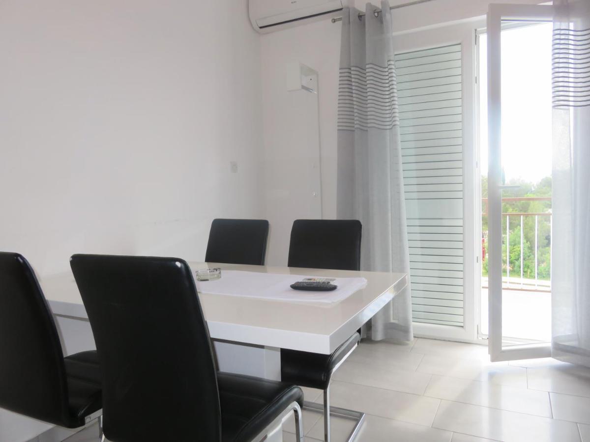 Apartmani Mm Стариград-Пакленица Екстериор снимка